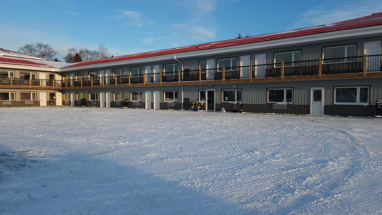 Outdoorsman Motel Wawa Eksteriør bilde