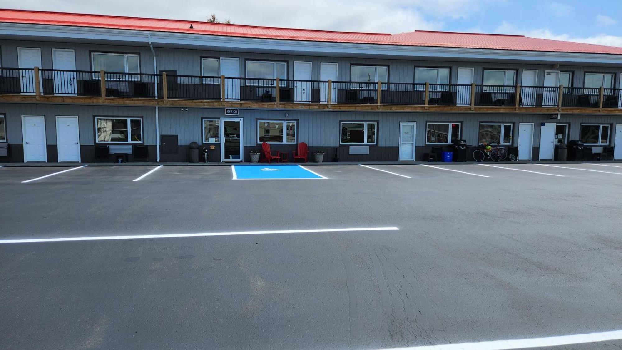 Outdoorsman Motel Wawa Eksteriør bilde
