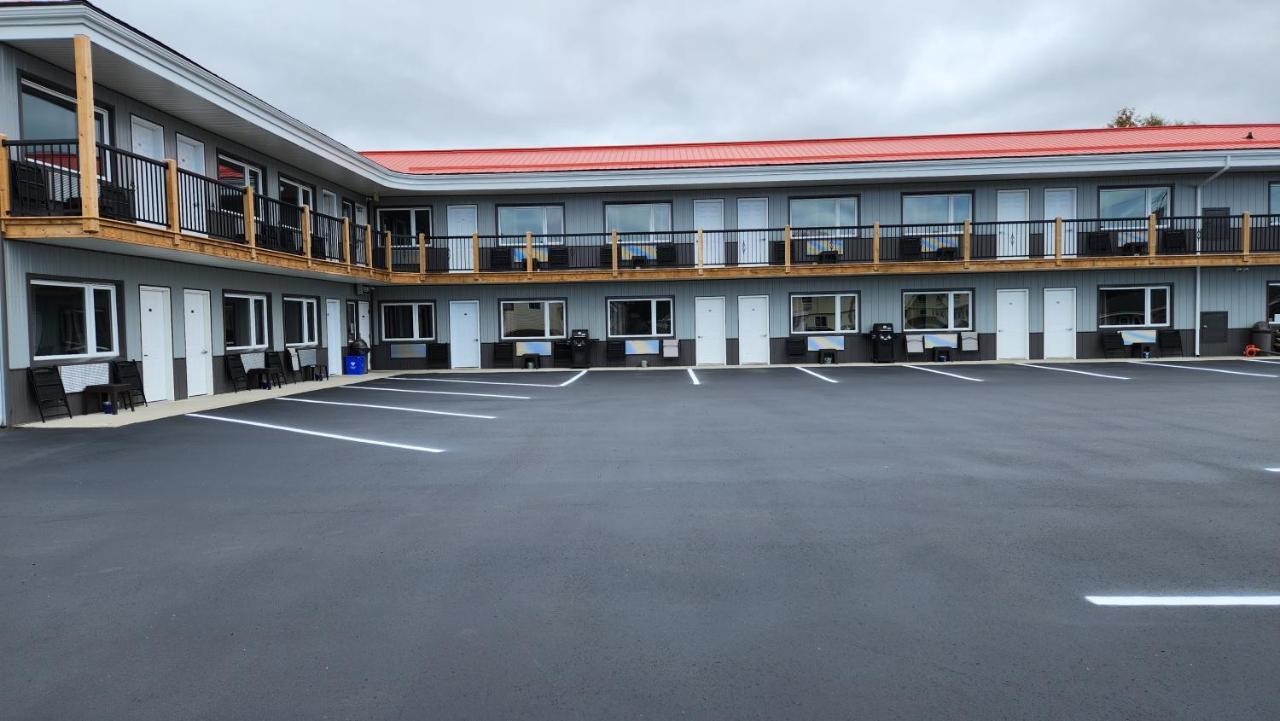 Outdoorsman Motel Wawa Eksteriør bilde